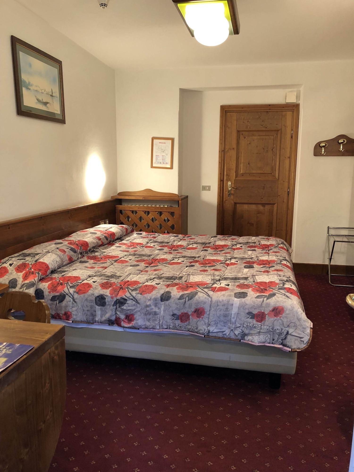 Hotel Majoni 코르티나 담페조 외부 사진