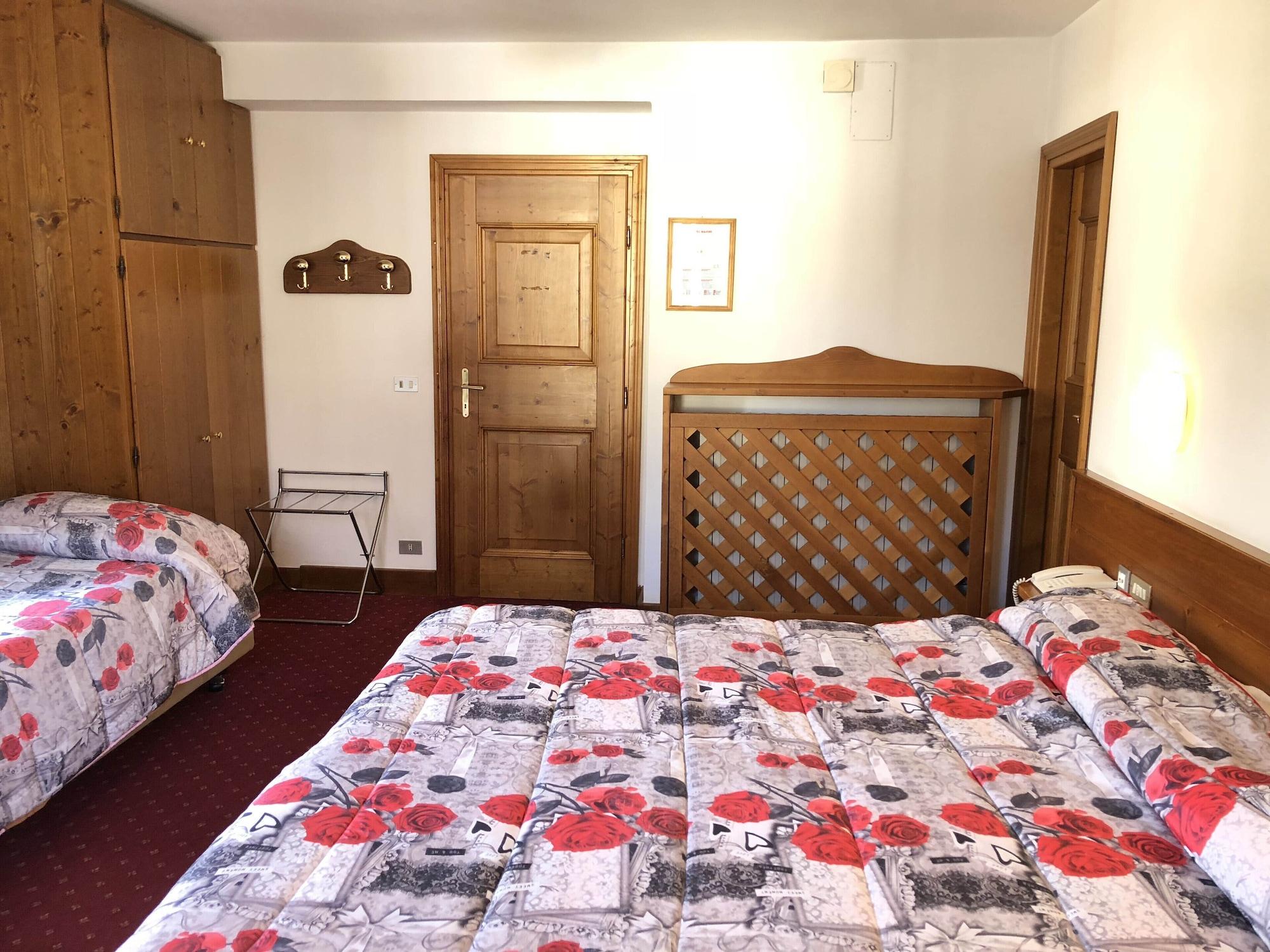 Hotel Majoni 코르티나 담페조 외부 사진
