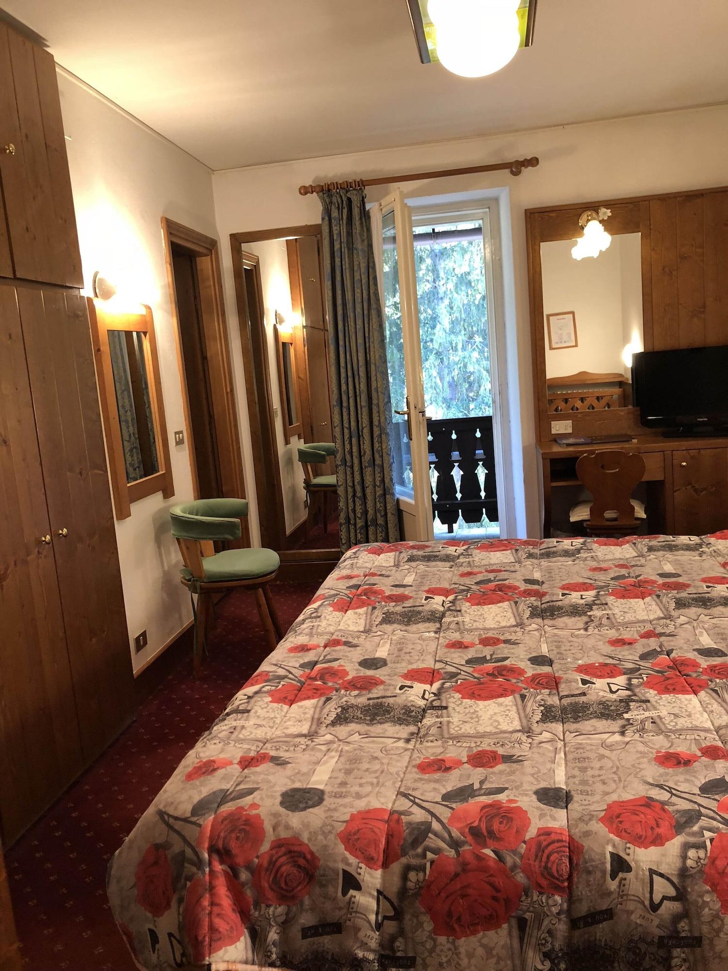 Hotel Majoni 코르티나 담페조 외부 사진