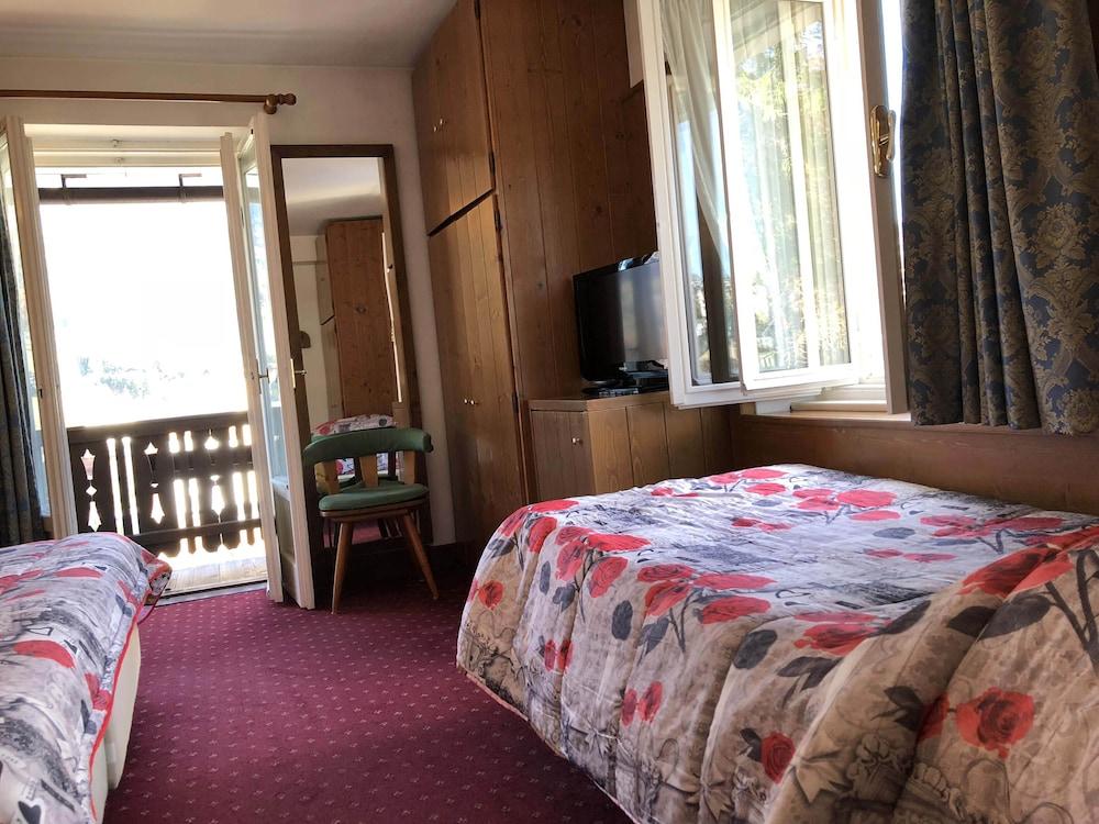 Hotel Majoni 코르티나 담페조 외부 사진