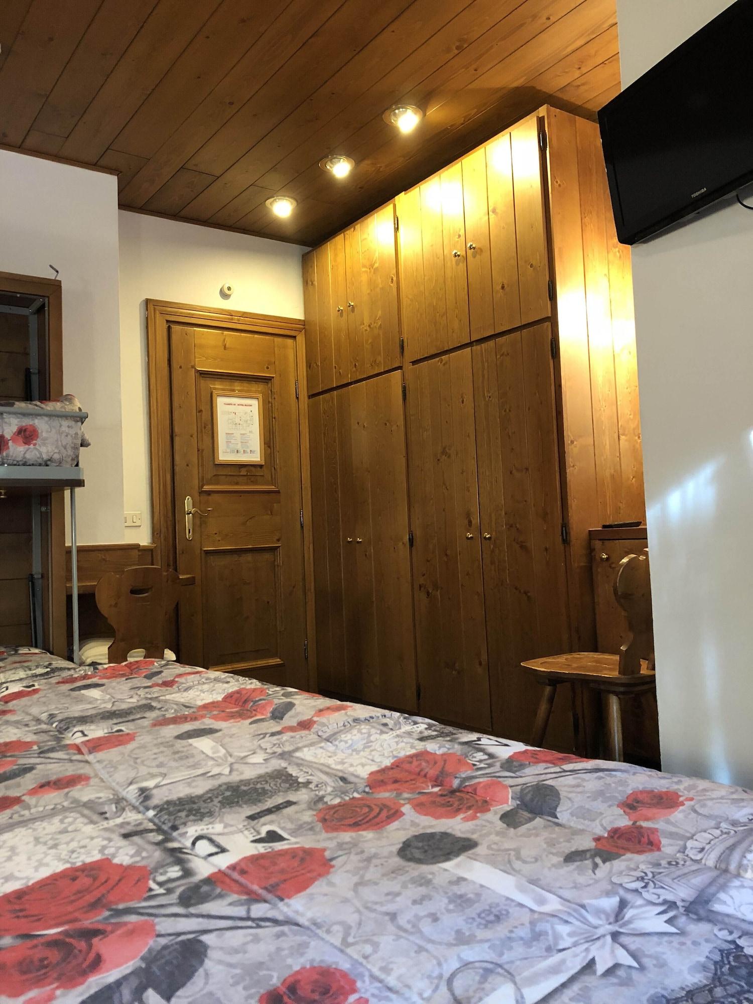 Hotel Majoni 코르티나 담페조 외부 사진