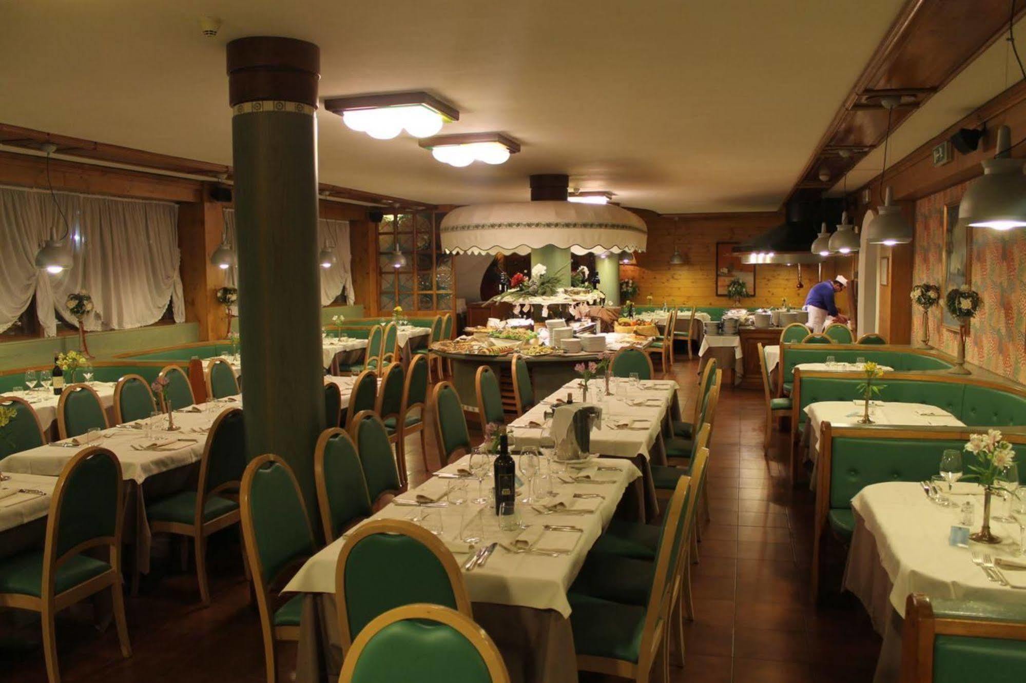 Hotel Majoni 코르티나 담페조 외부 사진