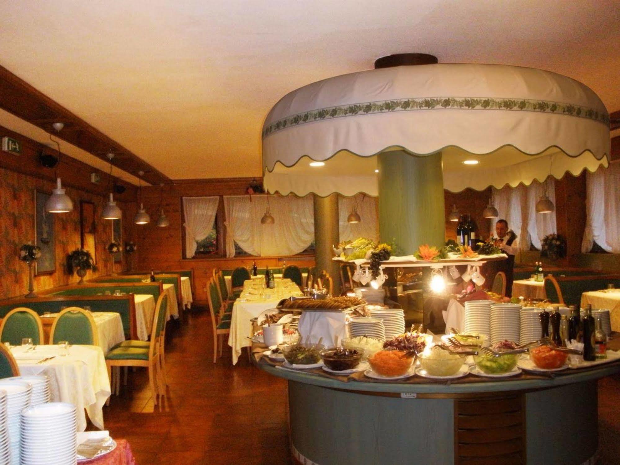 Hotel Majoni 코르티나 담페조 외부 사진