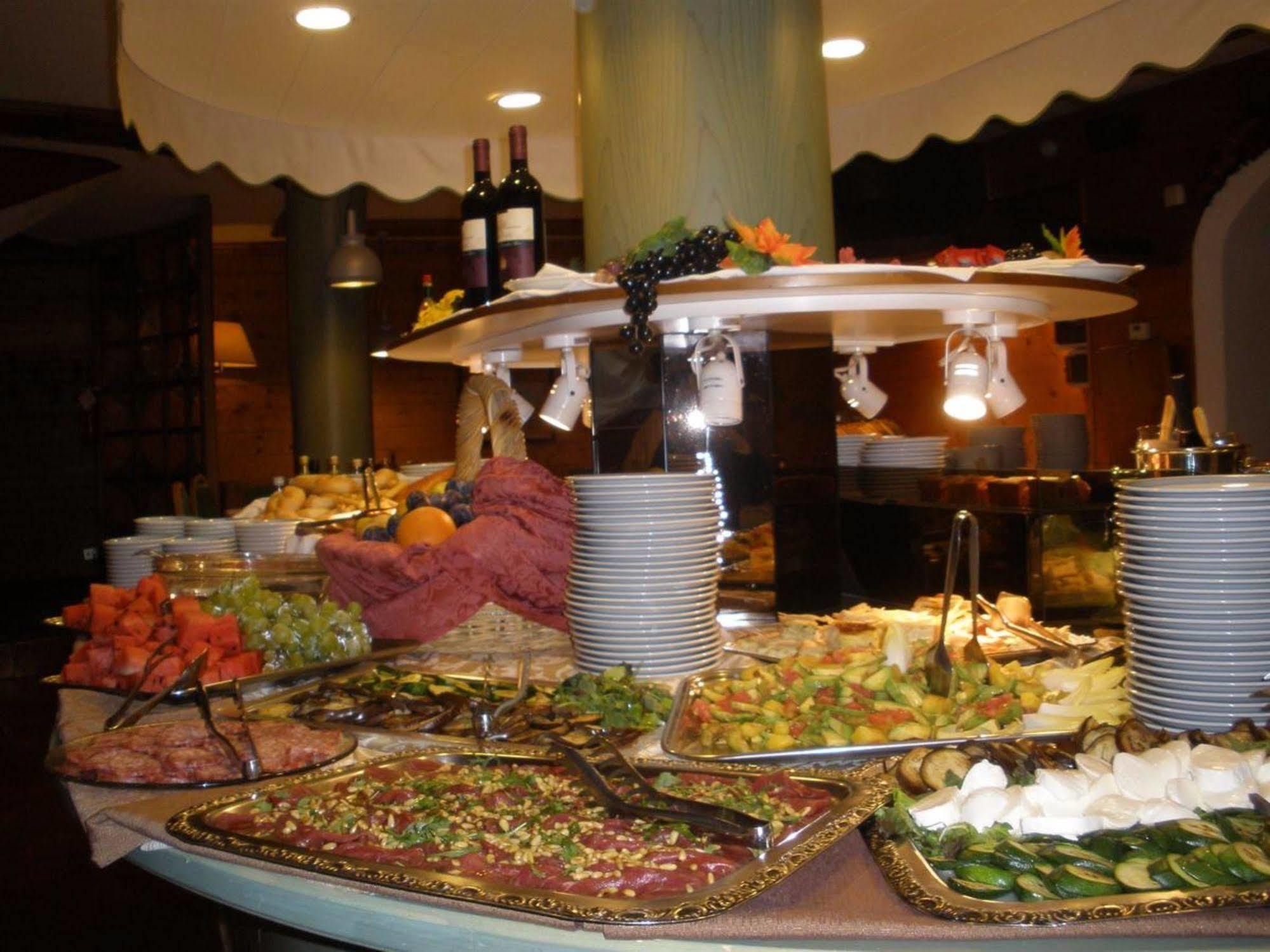 Hotel Majoni 코르티나 담페조 외부 사진